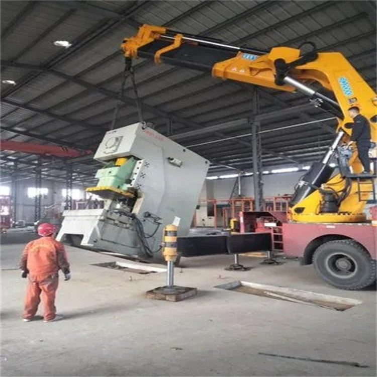 佛冈80吨折臂吊车出租附近电话