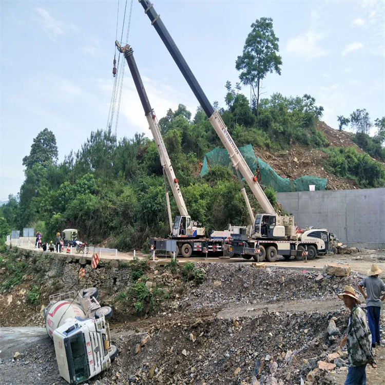 佛冈汽车掉沟里叫吊车救援要多少钱